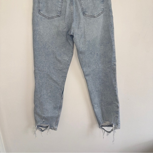 Abercrombie and Fitch The Mom High Rise Light Wash 27/4 Reg - Picture 6 of 6